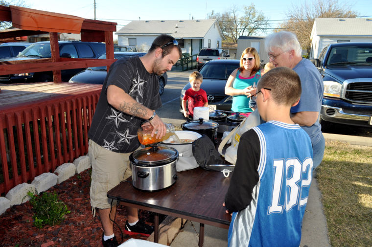 Cove kids serve homeless